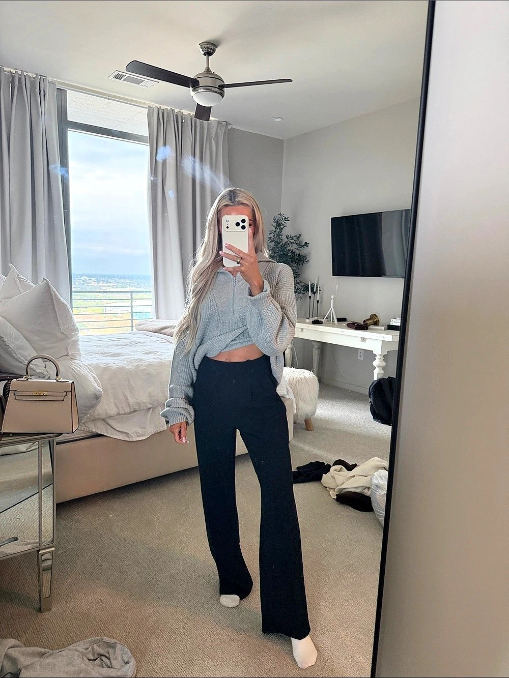 Aritzia The Effortless Pant Wide Leg Black Size 6